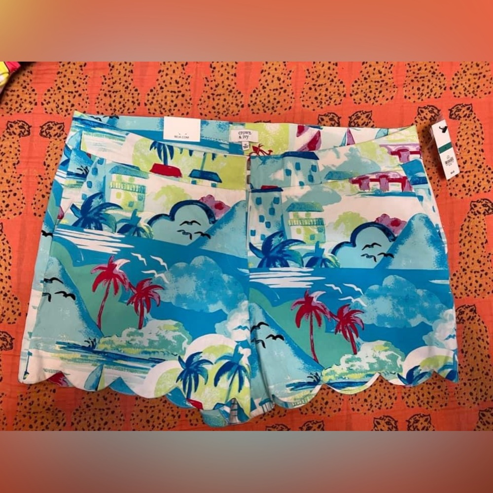Shorts. Size 16. Crown and Ivy. Scalloped hem. New with tags.